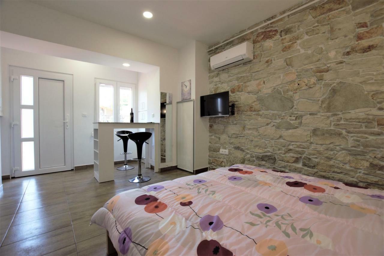 Studio Apartman Danijela Pula Eksteriør billede