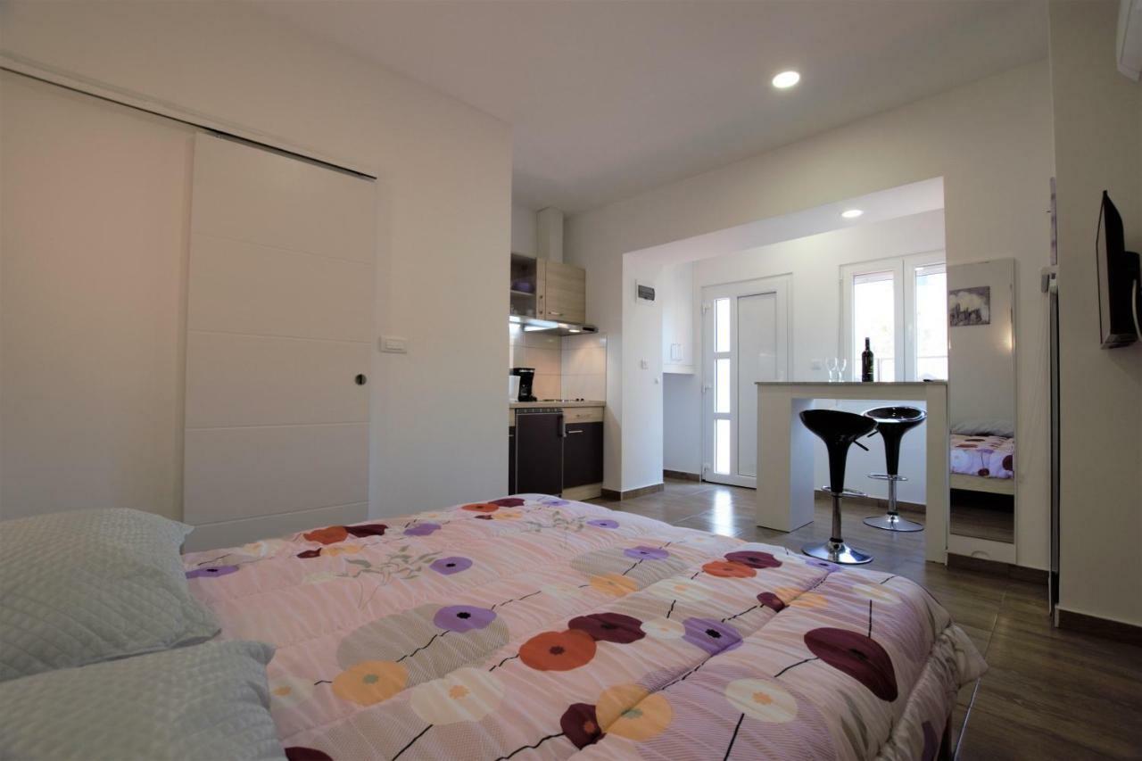 Studio Apartman Danijela Pula Eksteriør billede